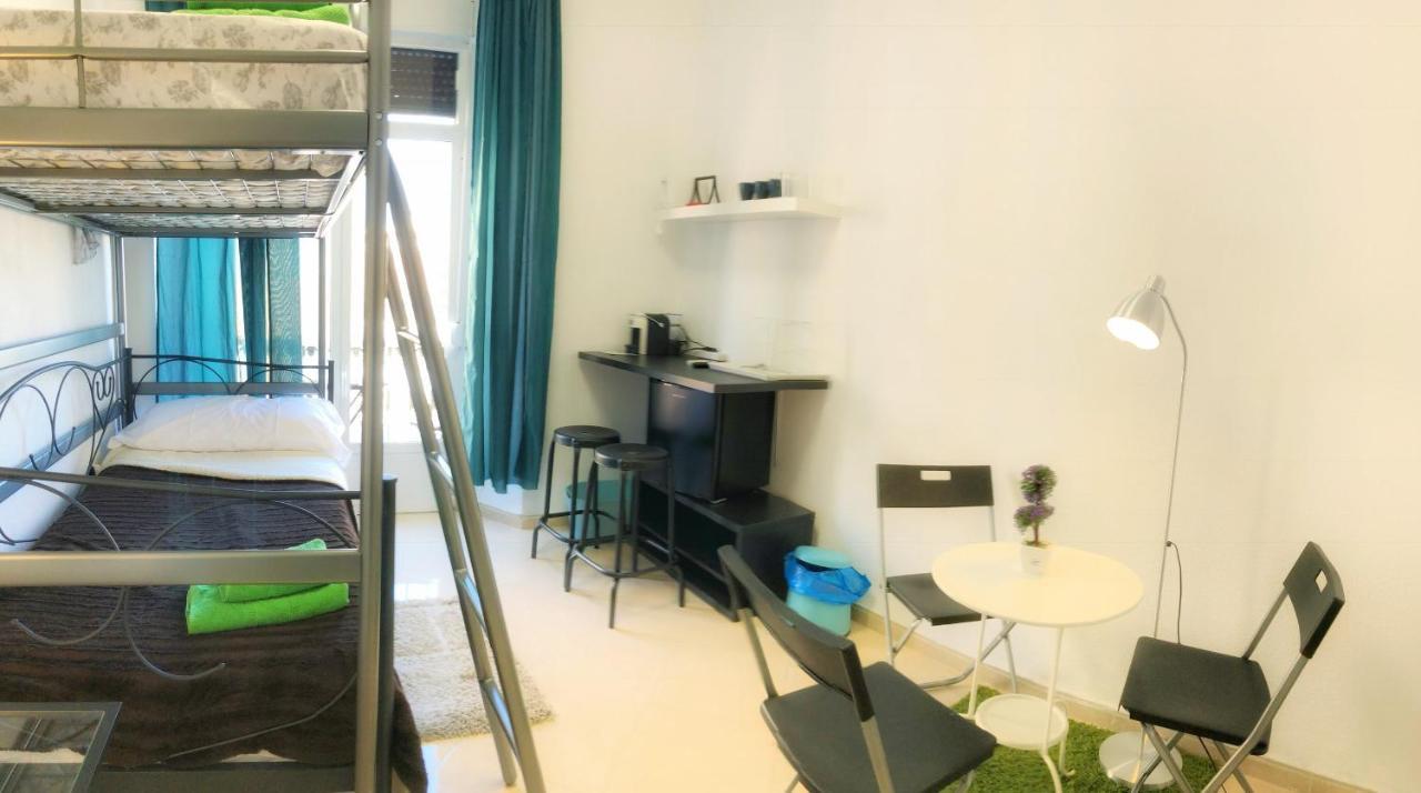 Arriola Rooms Málaga Oda fotoğraf